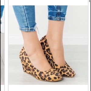 NWT Bella Marie wedge